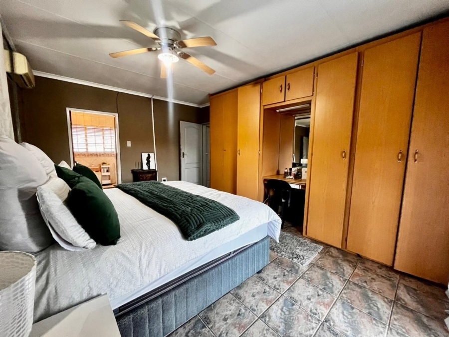 3 Bedroom Property for Sale in Safari Gardens North West